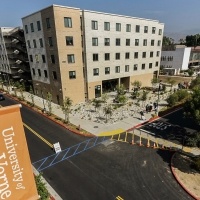 Students move in to the brand new Citrus Hall dorm on move in day