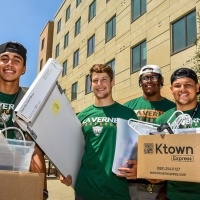 Students move in to their dorms
