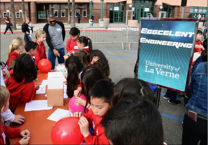 Students participate in science experiment