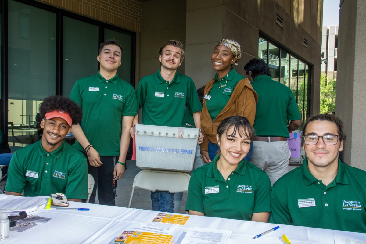 University New and Returning Students During MoveIn Day