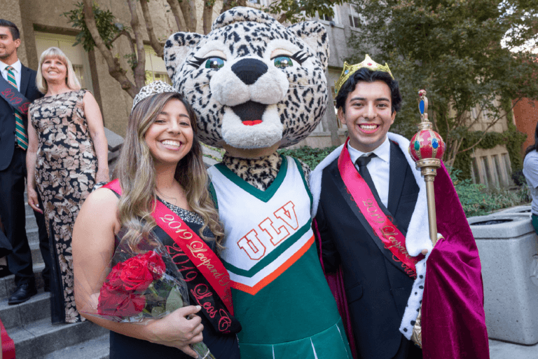 University of La Verne homecoming students with mascot
